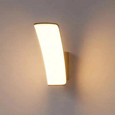 Celu Exterior Wall Light